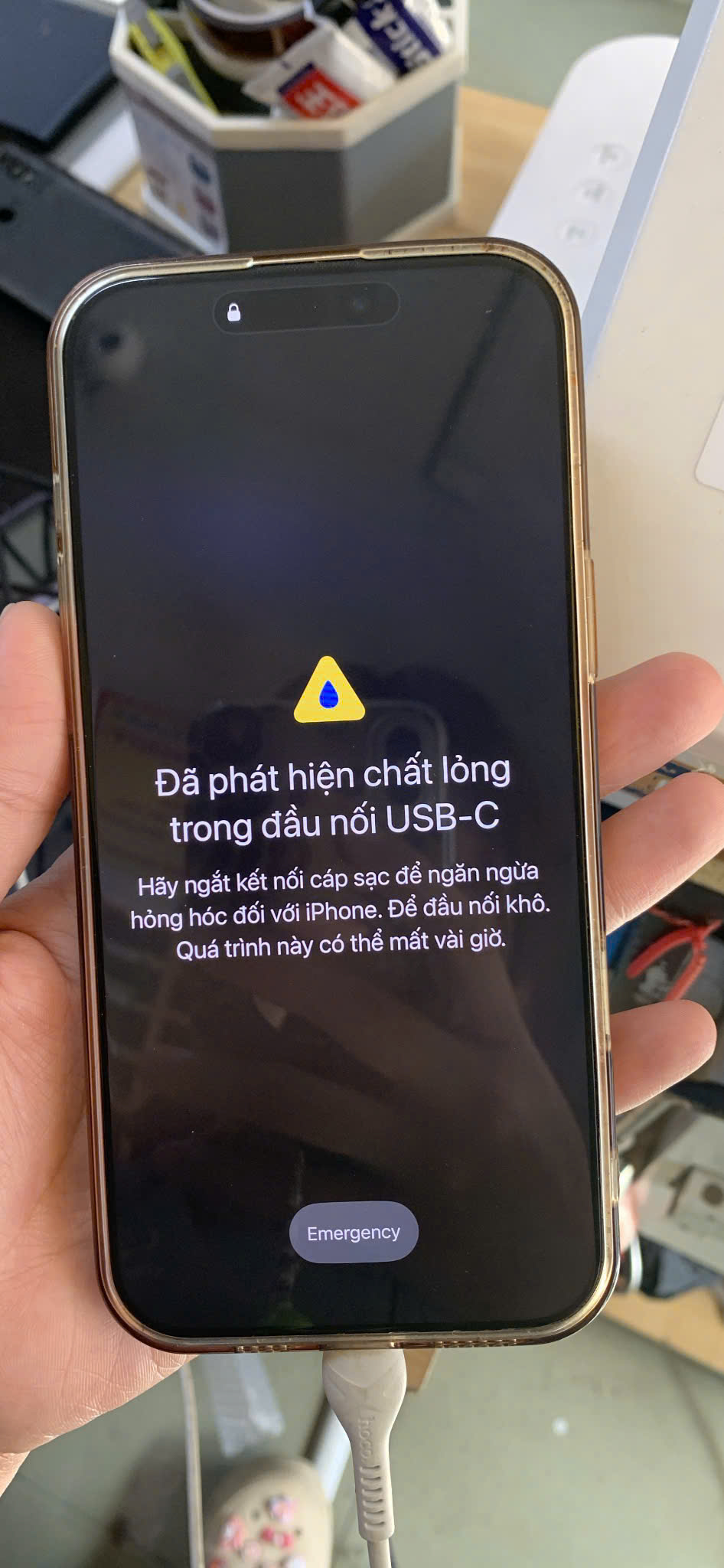 chan-sac-iphone-bao-nhiet-do